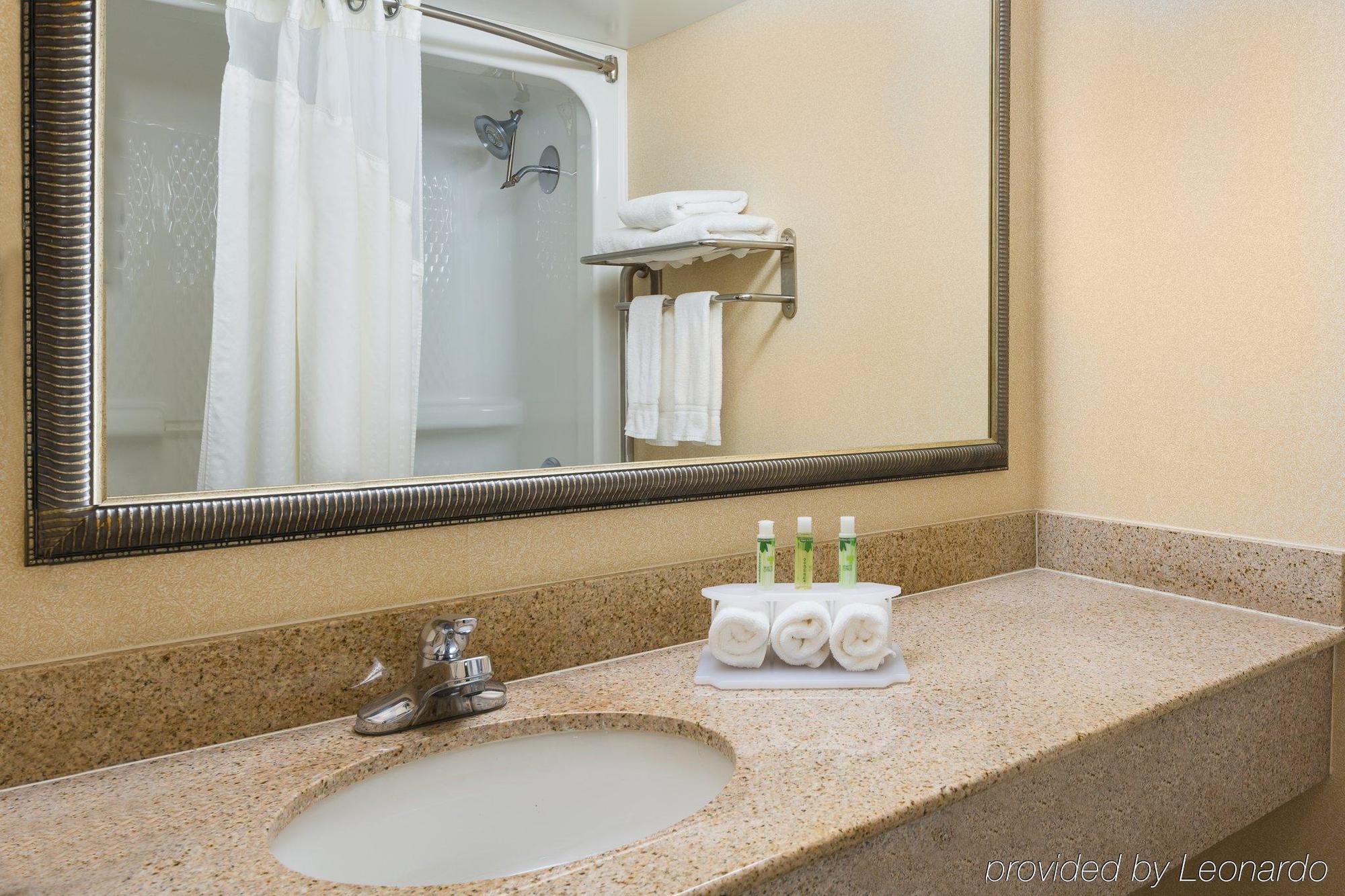 Holiday Inn Express Richmond-Mechanicsville By Ihg Exterior photo